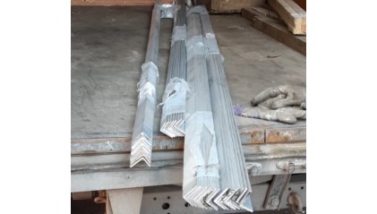 уголок алюминиевый равнополочный 30x30х2 мм Д16 купить в Липецке